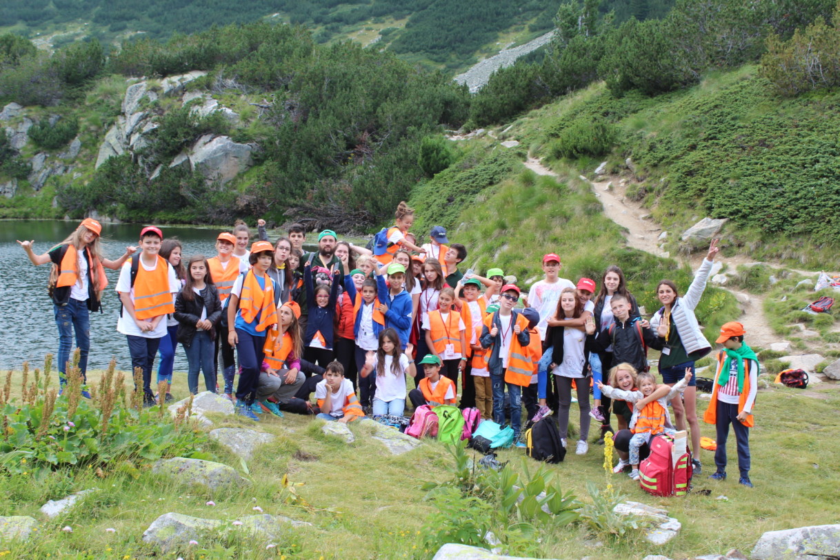 Beautiful lake in the Pirin mountain | Lucky Kids